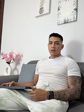 Snapshot of blackbullger_ chatting on September 11, 2025, 11:32 am blackbullger online show from September 11, 2025, 11:32 am