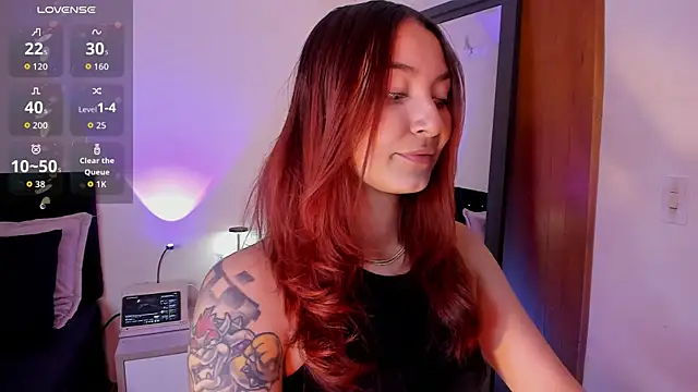 Snapshot of Isis-Blaze chatting on December 14, 2025, 11:49 am Isis-Blaze online show from December 14, 2025, 11:49 am