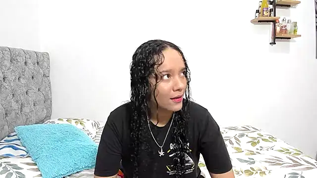 nay and aleja1 online show from November 12, 2025, 2:37 am