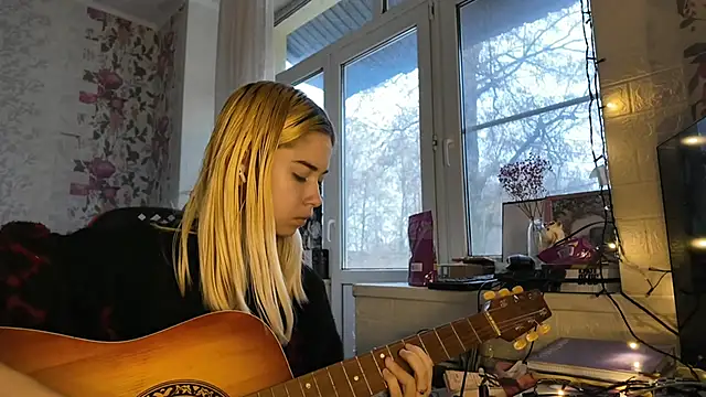 Snapshot of Witching_Moon chatting on December 18, 2025, 7:57 am Witching Moon online show from December 18, 2025, 7:57 am