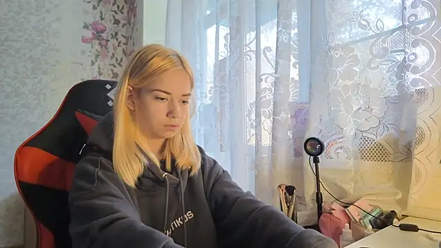 Snapshot of Witching_Moon chatting on October 9, 2025, 7:20 am Witching Moon online show from October 9, 2025, 7:20 am