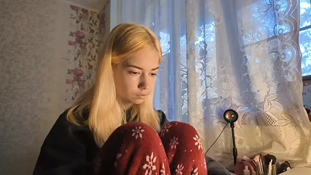 Snapshot of Witching_Moon chatting on October 6, 2025, 7:53 am Witching Moon online show from October 6, 2025, 7:53 am