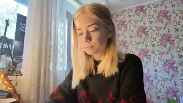 Snapshot of Witching_Moon chatting on September 24, 2025, 7:26 am Witching Moon online show from September 24, 2025, 7:26 am