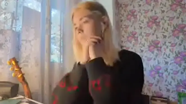 Snapshot of Witching_Moon chatting on September 25, 2025, 7:25 am Witching Moon online show from September 25, 2025, 7:25 am