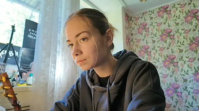 Snapshot of Witching_Moon chatting on September 15, 2025, 7:42 am Witching Moon online show from September 15, 2025, 7:42 am