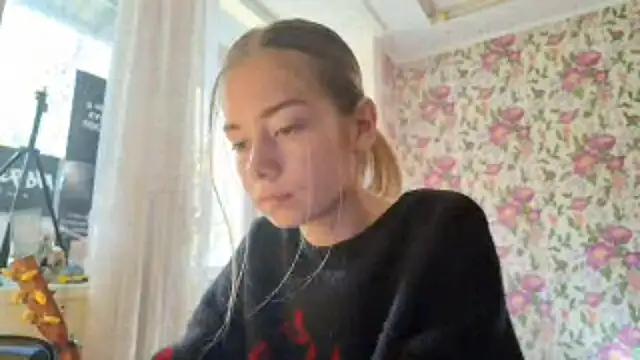 Snapshot of Witching_Moon chatting on September 23, 2025, 8:21 am Witching Moon online show from September 23, 2025, 8:21 am