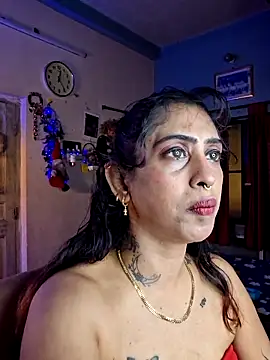 Snapshot of Love_Beauty01 chatting on June 3, 2026, 6:34 pm Love Beauty01 online show from June 3, 2026, 6:34 pm