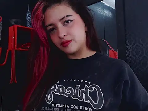 MaviceMur online show from September 24, 2025, 4:08 am