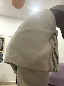 EmilyKisx online show from November 20, 2025, 10:05 am