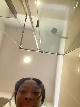 EmilyKisx online show from November 5, 2025, 1:14 pm