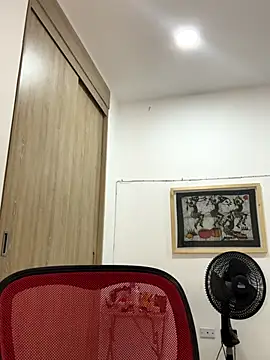 EmilyKisx online show from November 7, 2025, 1:48 pm