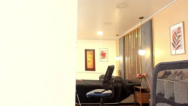 OliviGrace online show from March 6, 2026, 9:10 pm