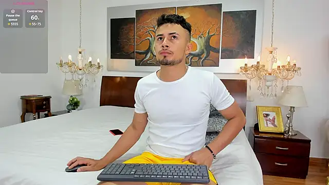 Valentiinoss online show from January 13, 2026, 8:35 pm