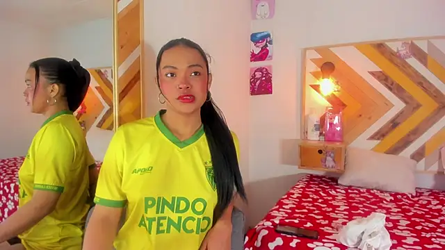 SoleneFontaine online show from November 14, 2025, 11:36 am