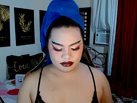 Snapshot of TSbrianaHugeCock chatting on November 8, 2025, 12:31 pm TSbrianaHugeCock online show from November 8, 2025, 12:31 pm