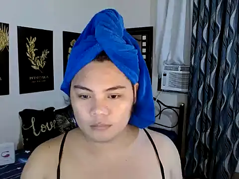 Snapshot of TSbrianaHugeCock chatting on January 10, 2026, 3:51 pm TSbrianaHugeCock online show from January 10, 2026, 3:51 pm