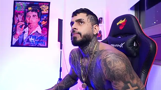 logan hugh8 online show from November 12, 2025, 5:00 am