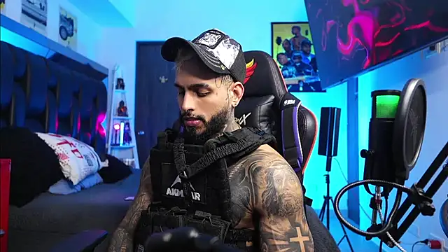 logan hugh8 online show from February 20, 2026, 11:39 pm