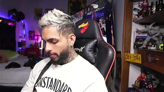 logan hugh8 online show from March 20, 2026, 6:25 am