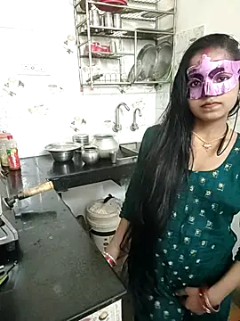 LOVE568 online show from November 9, 2025, 5:55 am