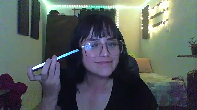 jenmarquez  online show from December 13, 2025, 11:44 pm