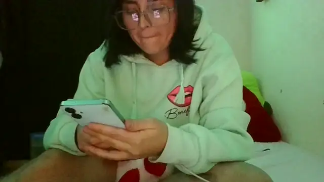 jenmarquez  online show from December 18, 2025, 5:01 am