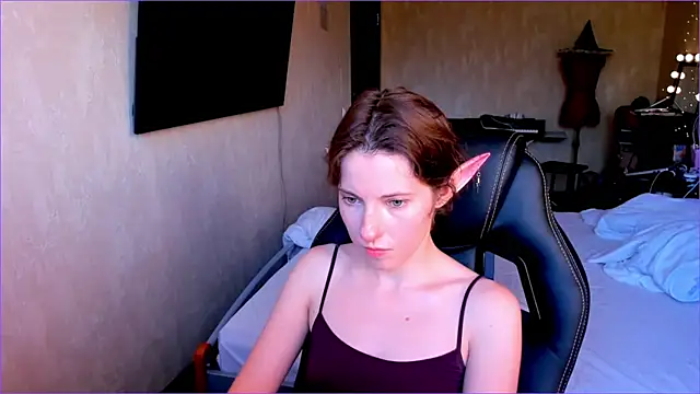 Agata in Wonderland online show from September 23, 2025, 1:18 pm