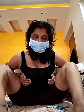 Love Foreverr12 online show from October 9, 2025, 5:08 am