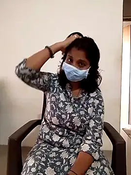 Love Foreverr12 online show from October 11, 2025, 4:57 am