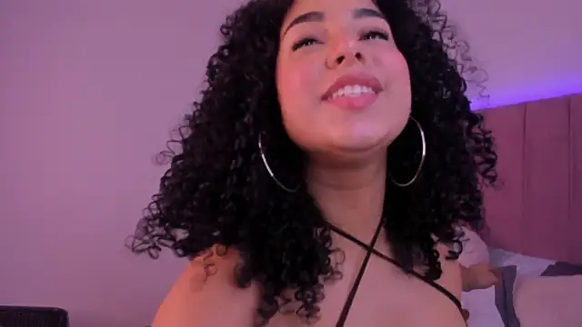 MiaWonderfull online show from November 21, 2025, 5:28 am