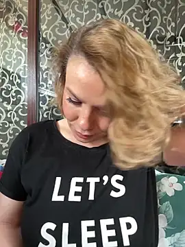 emmasweett11 online show from March 27, 2026, 11:44 am