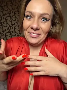 emmasweett11 online show from April 12, 2026, 2:04 am