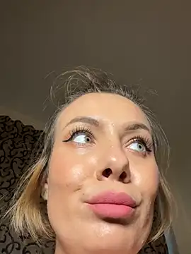 Snapshot of emmasweett11 chatting on October 19, 2025, 1:58 pm emmasweett11 online show from October 19, 2025, 1:58 pm