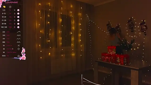 NyxaThorn online show from December 19, 2025, 2:41 pm