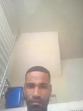 negrobrazil92 online show from November 4, 2025, 11:14 am