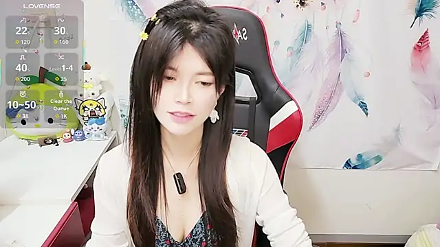 Snapshot of Alina10932 chatting on December 5, 2025, 9:30 am Alina10932 online show from December 5, 2025, 9:30 am