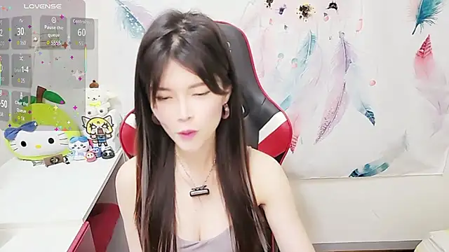 Snapshot of Alina10932 chatting on November 11, 2025, 9:26 am Alina10932 online show from November 11, 2025, 9:26 am