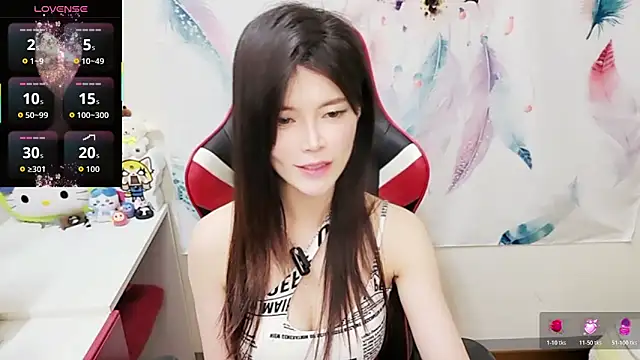 Snapshot of Alina10932 chatting on November 16, 2025, 10:20 am Alina10932 online show from November 16, 2025, 10:20 am