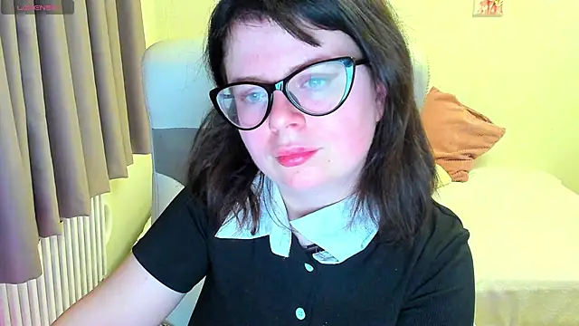 MilisaSweet777 online show from November 28, 2025, 8:20 pm