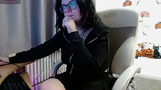 MilisaSweet777 online show from October 29, 2025, 8:19 pm