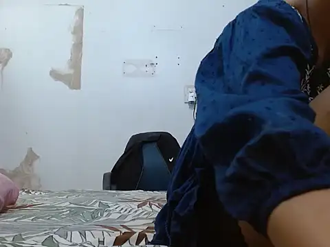 Snapshot of soya_queen chatting on October 19, 2025, 2:14 am soya queen online show from October 19, 2025, 2:14 am