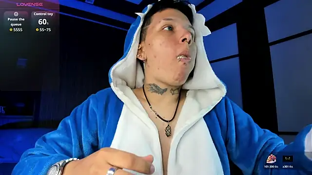 Snapshot of AlanRed_ chatting on October 17, 2025, 7:48 pm AlanRed online show from October 17, 2025, 7:48 pm