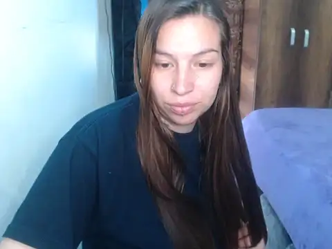 Snapshot of cloequeen15 chatting on March 3, 2026, 2:57 pm cloequeen15 online show from March 3, 2026, 2:57 pm