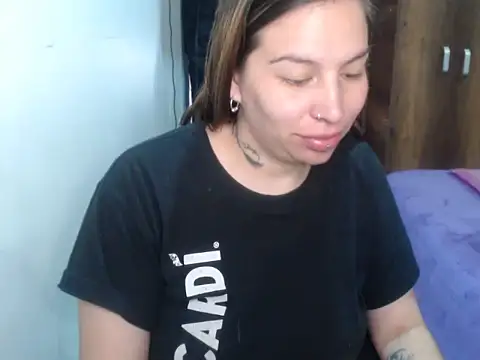 Snapshot of cloequeen15 chatting on February 17, 2026, 3:20 pm cloequeen15 online show from February 17, 2026, 3:20 pm