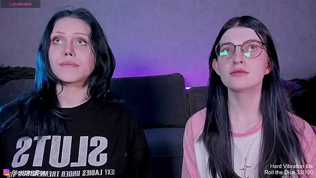 Snapshot of Threesomebabes chatting on June 22, 2026, 8:06 pm Threesomebabes online show from June 22, 2026, 8:06 pm