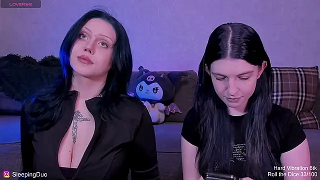 Snapshot of Threesomebabes chatting on June 11, 2026, 7:22 pm Threesomebabes online show from June 11, 2026, 7:22 pm