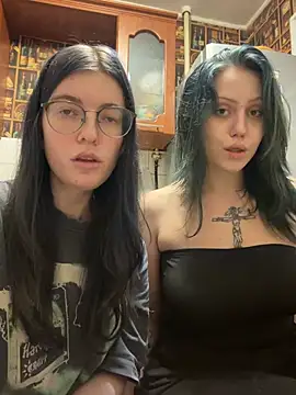 Snapshot of Threesomebabes chatting on July 18, 2026, 7:22 pm Threesomebabes online show from July 18, 2026, 7:22 pm