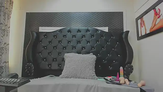 Snapshot of Oriana_Jhonson chatting on May 9, 2026, 11:35 am Oriana Jhonson online show from May 9, 2026, 11:35 am