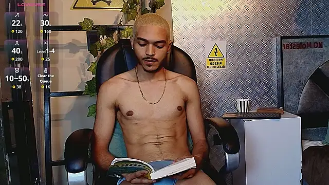 Snapshot of MarcusRain_ chatting on February 3, 2026, 6:40 am MarcusRain online show from February 3, 2026, 6:40 am