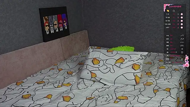 Violetwin online show from February 5, 2026, 6:48 pm